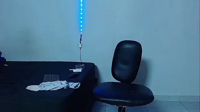 mikecoper 23 online show from December 5, 2025, 1:32 pm