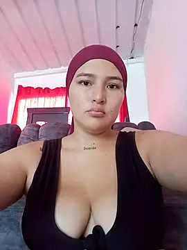 Celeste camila18 online show from December 5, 2025, 5:44 pm