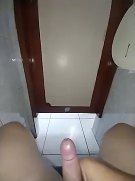 Whiper2024 online show from October 17, 2025, 9:38 pm