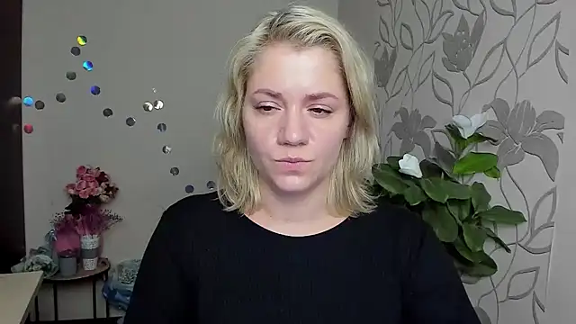 MariaSttone online show from December 4, 2025, 5:34 pm