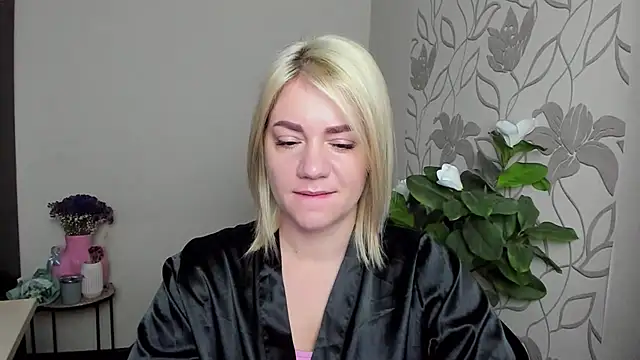 MariaSttone online show from November 2, 2025, 9:36 am