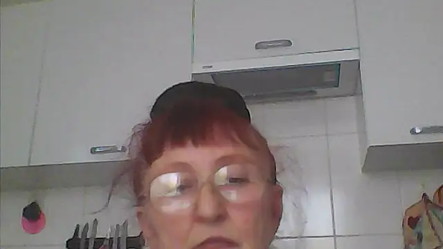 TanyaSweet634 online show from November 3, 2025, 9:24 am