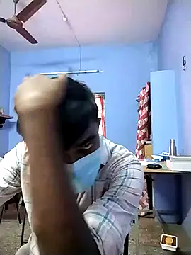 Tamilandteluguboy14 online show from September 22, 2025, 10:54 am