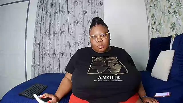 DAIRYBELLELIZxx online show from June 6, 2026, 10:26 pm