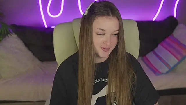 DonnaLustt online show from November 19, 2025, 6:08 pm