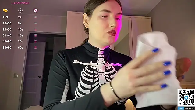 Maria Bowie online show from April 9, 2026, 6:41 am