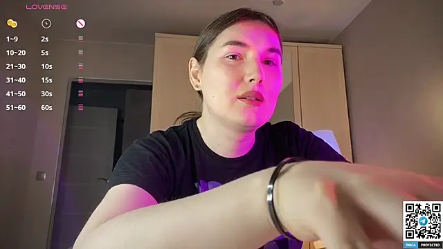 Maria Bowie online show from April 7, 2026, 6:15 am