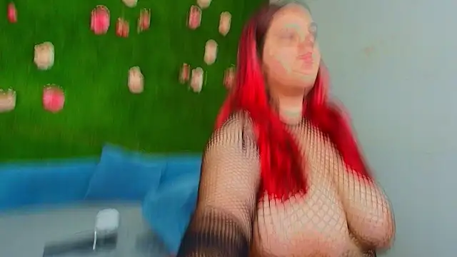 Snapshot of Huge_Titties_ chatting on July 19, 2026, 6:59 pm Huge Titties online show from July 19, 2026, 6:59 pm