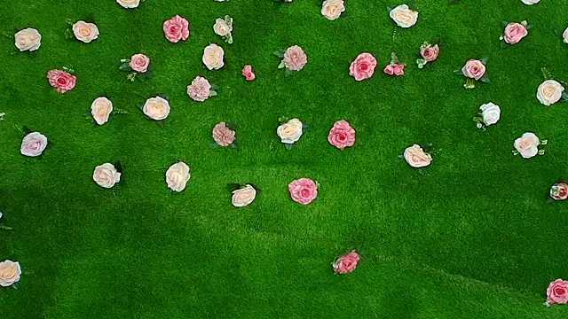 Huge Titties  online show from December 5, 2025, 5:22 pm