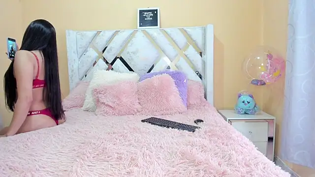 Anniie grey online show from March 16, 2026, 9:39 pm