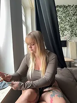 Snapshot of AnnaLenaaa chatting on September 25, 2025, 1:17 pm AnnaLenaaa online show from September 25, 2025, 1:17 pm