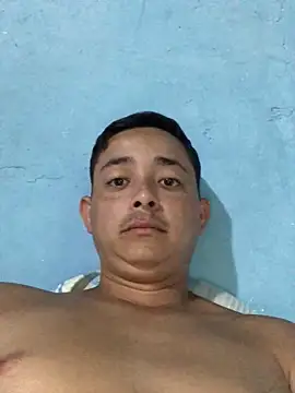 isacalejandroo online show from March 9, 2025, 4:33 pm