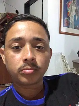 isacalejandroo online show from March 1, 2025, 1:43 am