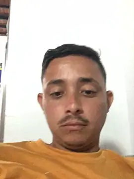 isacalejandroo online show from September 18, 2025, 10:35 pm