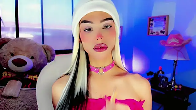 dollswit01 online show from January 22, 2025, 7:13 pm