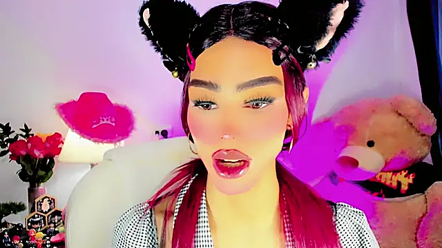 dollswit01 online show from February 16, 2025, 8:00 pm