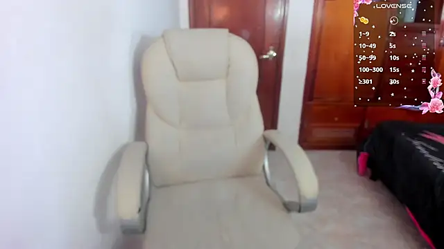 Maavca  online show from November 13, 2025, 7:51 pm