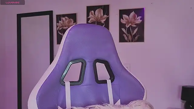 AnneGagner online show from November 23, 2025, 2:32 am