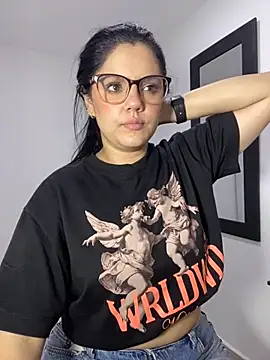 kimberlyhills1 online show from October 12, 2025, 6:04 am