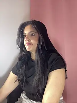 kimberlyhills1 online show from April 17, 2026, 9:06 pm