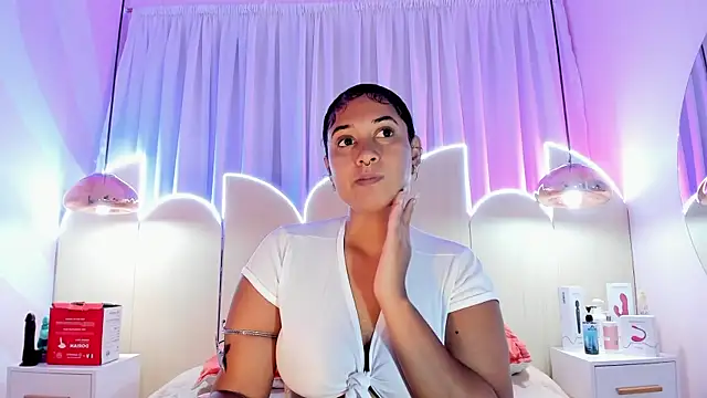 Laurentdupont04 online show from September 17, 2025, 3:08 am