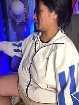 Im Little online show from October 21, 2025, 3:39 am