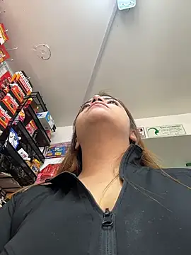 Snapshot of Tatiana_O chatting on February 14, 2026, 4:07 pm Tatiana O online show from February 14, 2026, 4:07 pm