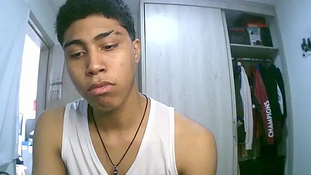 sexy diamante  online show from February 19, 2026, 6:16 pm