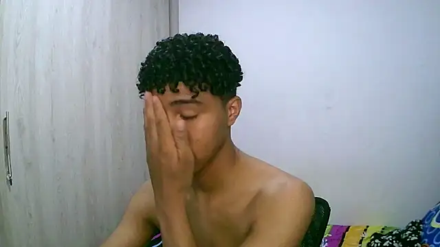 sexy diamante  online show from November 7, 2025, 1:54 am