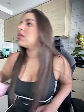 brazilianbbinuk online show from October 8, 2025, 1:01 pm