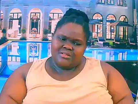 EbonyHotBuns online show from December 2, 2025, 10:00 pm