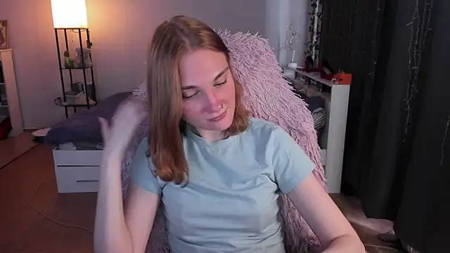 ReddHotPipper online show from April 6, 2026, 4:46 am