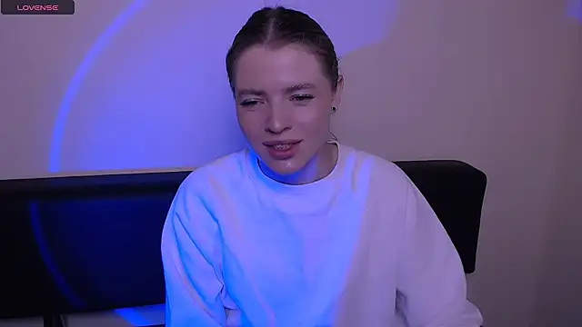 MissOliviaa  online show from November 1, 2025, 8:30 am