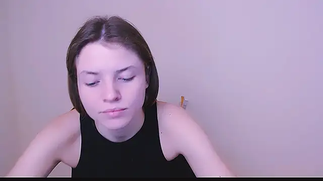 MissOliviaa  online show from February 7, 2025, 4:14 pm