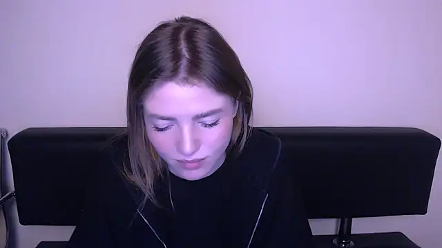 MissOliviaa  online show from February 19, 2025, 1:28 pm