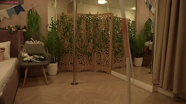 Snapshot of Smiley_Mia chatting on October 2, 2025, 5:11 am Smiley Mia online show from October 2, 2025, 5:11 am