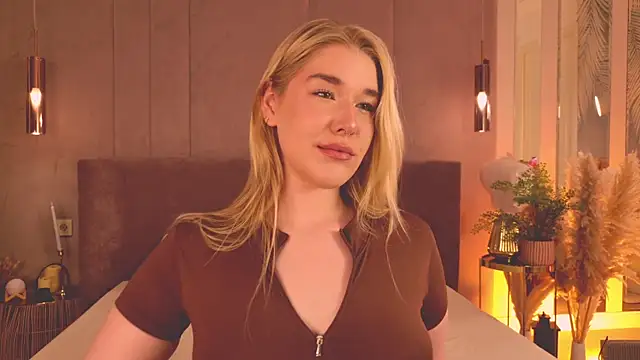 Smiley Mia online show from June 29, 2026, 6:29 pm