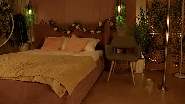 Snapshot of Smiley_Mia chatting on October 11, 2025, 5:08 am Smiley Mia online show from October 11, 2025, 5:08 am