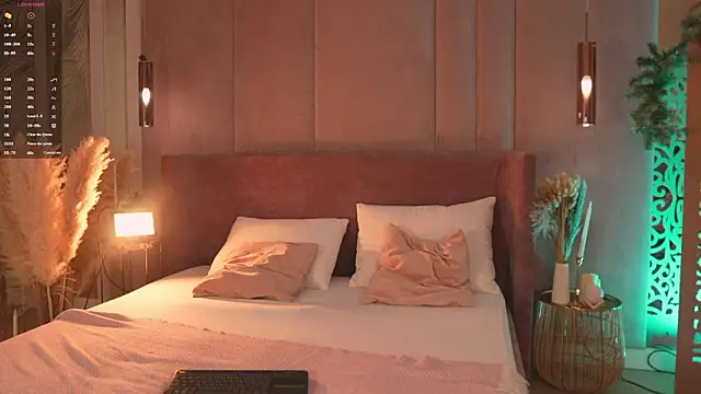 Smiley Mia online show from February 28, 2026, 5:07 am