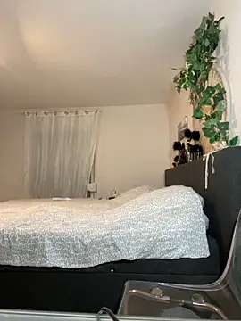 AlyssaHottv  online show from October 26, 2025, 7:58 pm