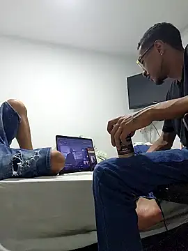 ArturoDelgado1 online show from March 31, 2026, 11:29 pm