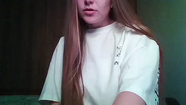 Evasapples online show from March 18, 2026, 9:59 pm