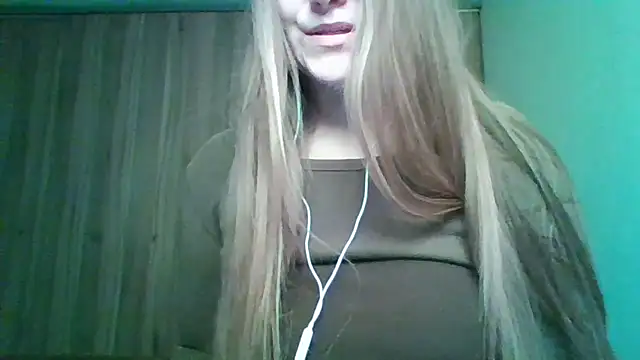 Evasapples online show from February 1, 2026, 8:40 pm