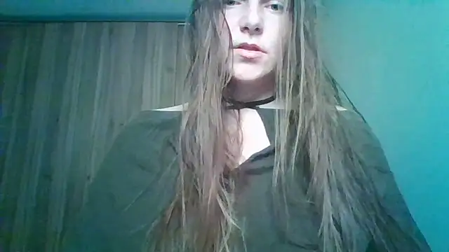 Evasapples online show from May 26, 2026, 8:51 pm
