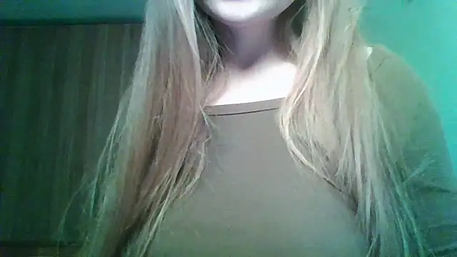 Evasapples online show from March 4, 2026, 10:28 pm