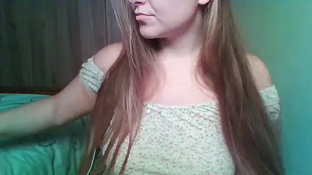 Evasapples online show from December 1, 2025, 7:15 pm