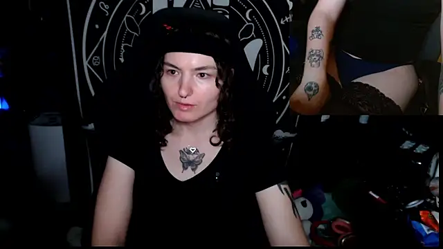 BrandiWRLD 999 online show from September 26, 2025, 6:59 pm