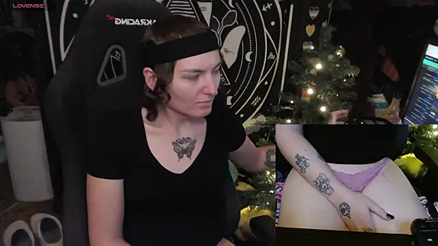 BrandiWRLD 999 online show from January 27, 2025, 12:33 am