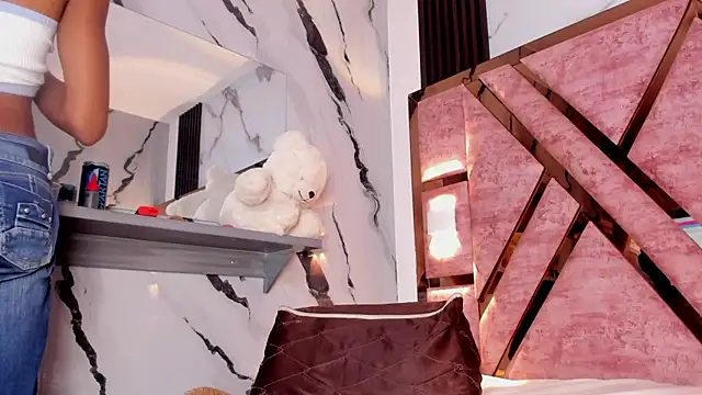 tifany bigdick online show from December 15, 2025, 6:58 pm