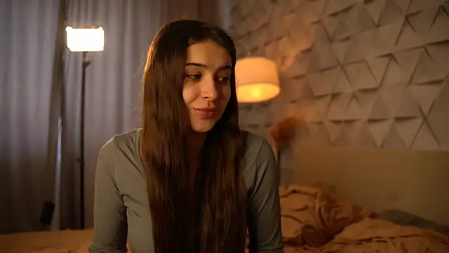 elisa moon online show from February 17, 2026, 10:01 am